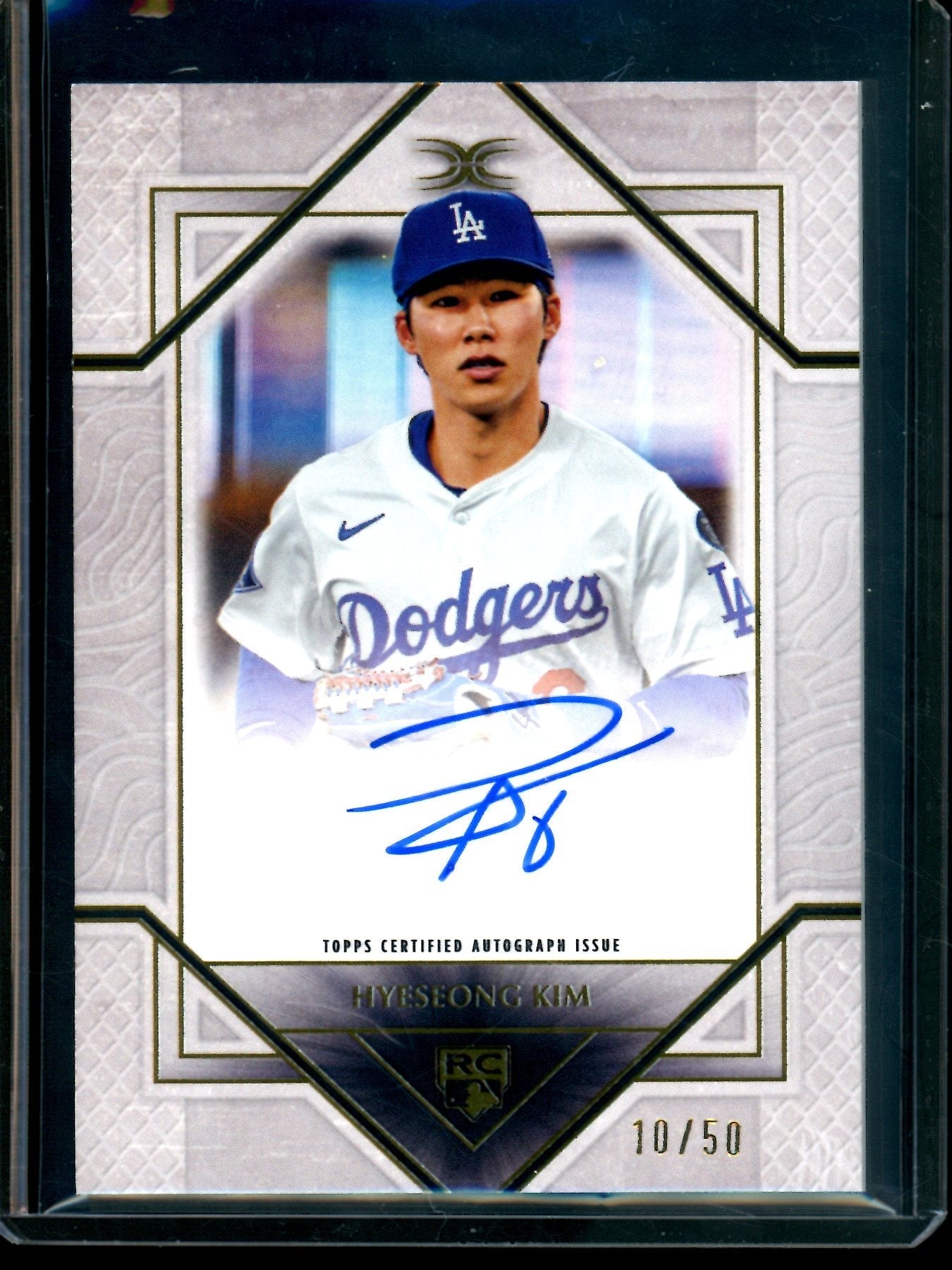 2025 Topps Definitive HyeSeong Kim Rookie Autograph /50 Dodgers