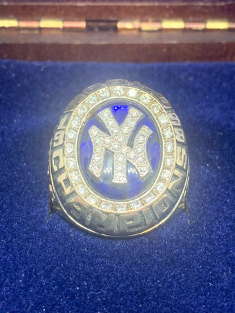 compare product 1998 New York Yankees World Series Championship Ring with Presentation Box