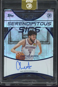 2025/26 Topps Three Chet Holgrem Oklahoma City Thunder Serendipitous Signs Autograph /15 #SS-CH